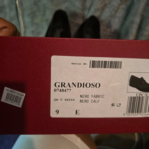 Shoe - Picture 6 of 8